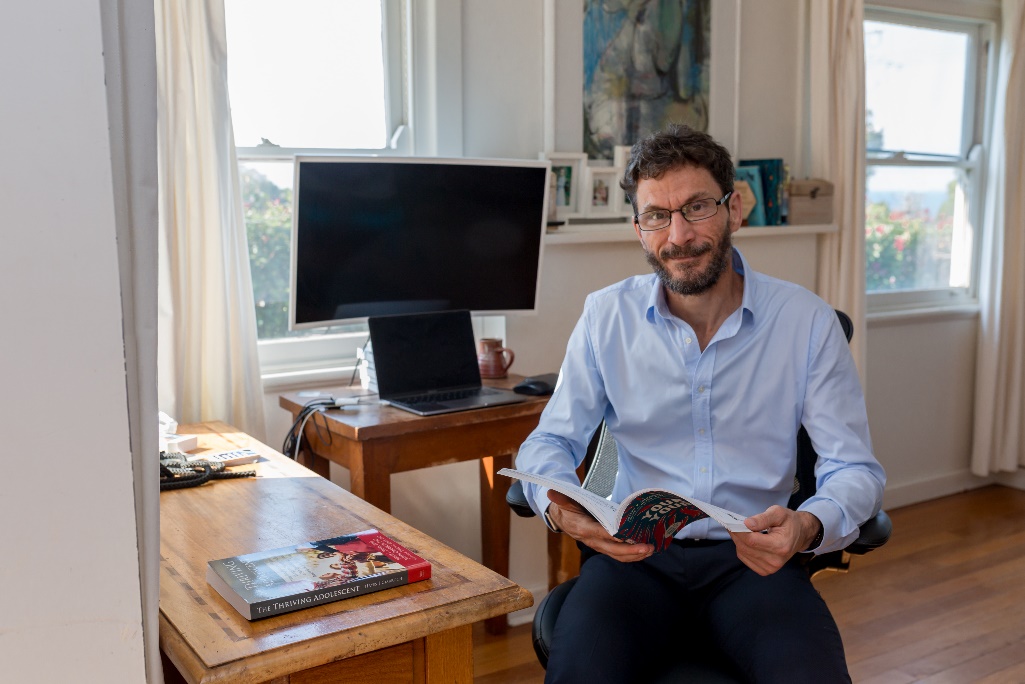 Joseph Ciarrochi reading